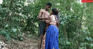 Hot Aunty Having Sex with Thief at Garden